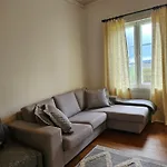 Maalaistalon Paeaerakennuksessa Asunto Vila Salo (Salo)